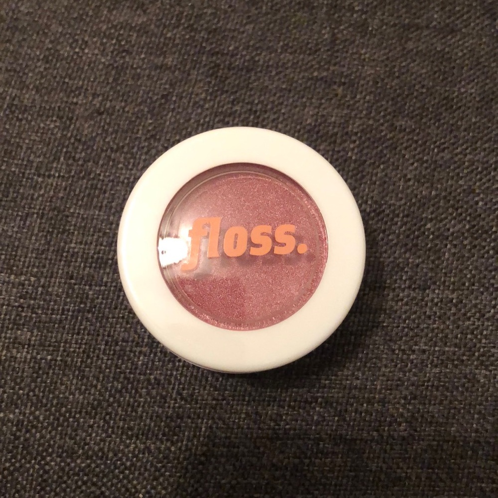 Floss eyeshadow